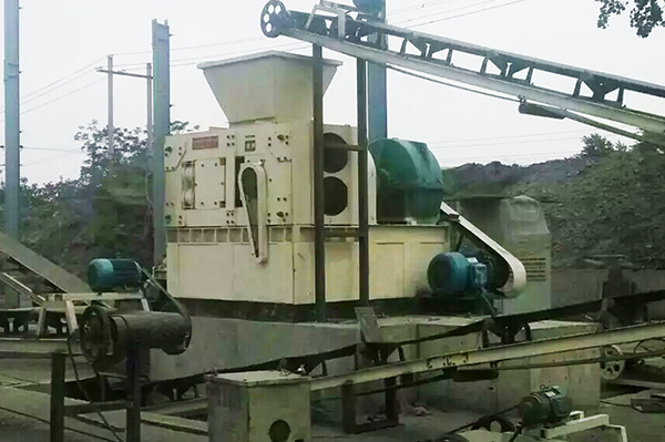 ɽ���L�εV�ۉ���F��